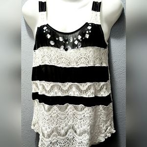 Daytrip☆ B/W Striped Crotchet Rhinestone detail Top, Small